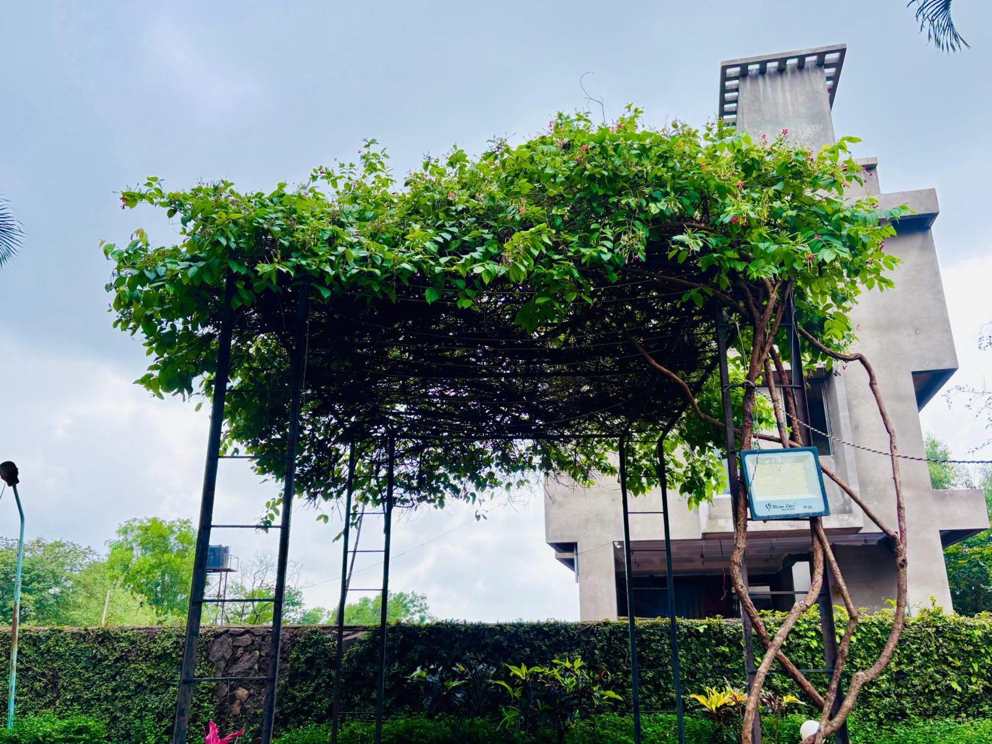 Bailey'S Castle Villa Lonavala Esterno foto