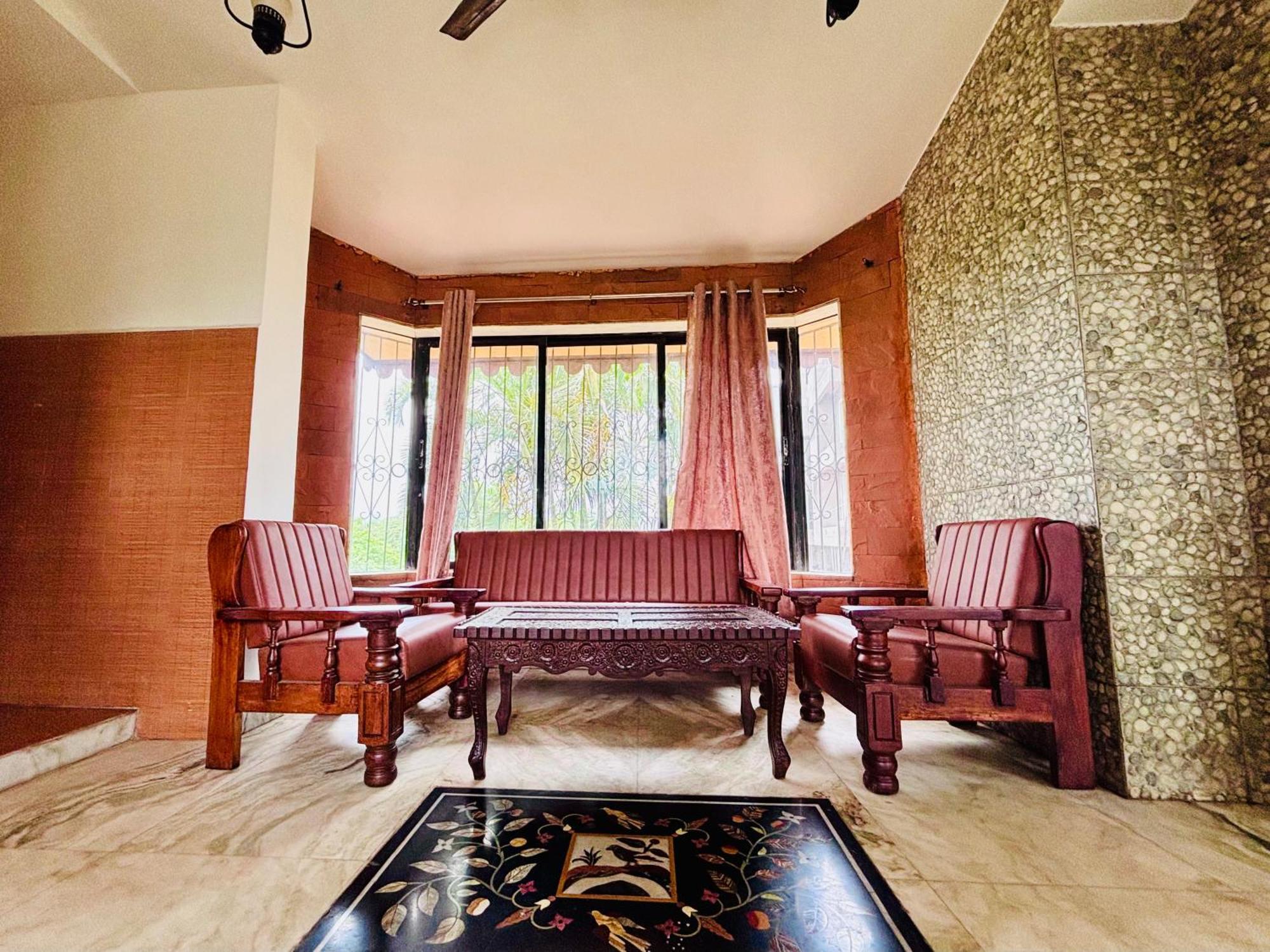Bailey'S Castle Villa Lonavala Esterno foto