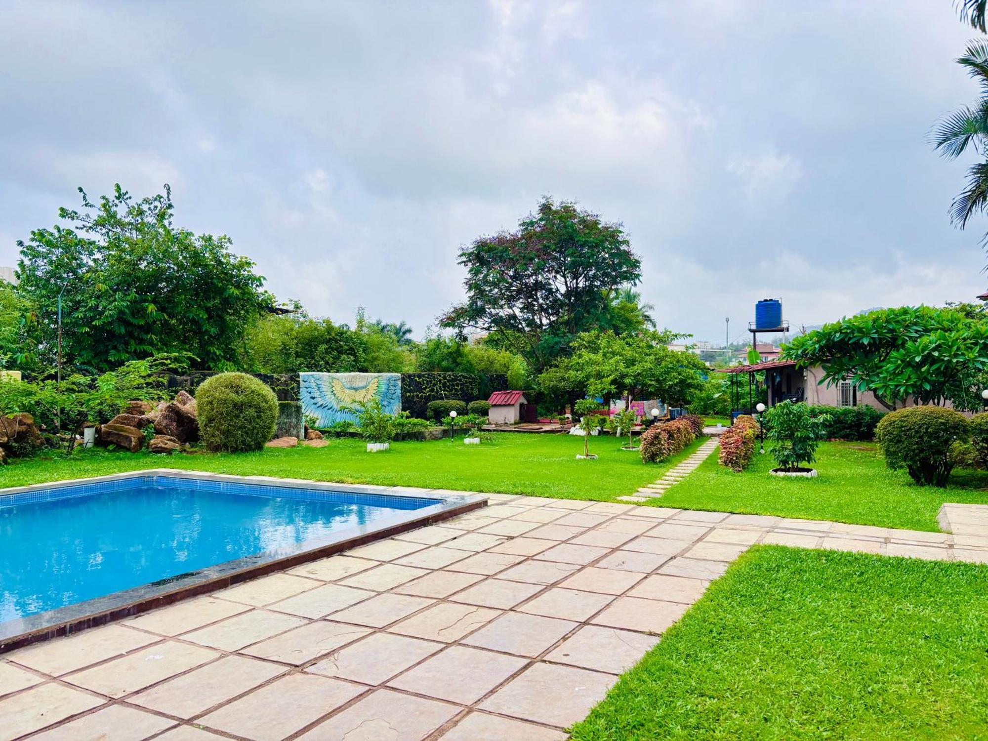 Bailey'S Castle Villa Lonavala Esterno foto