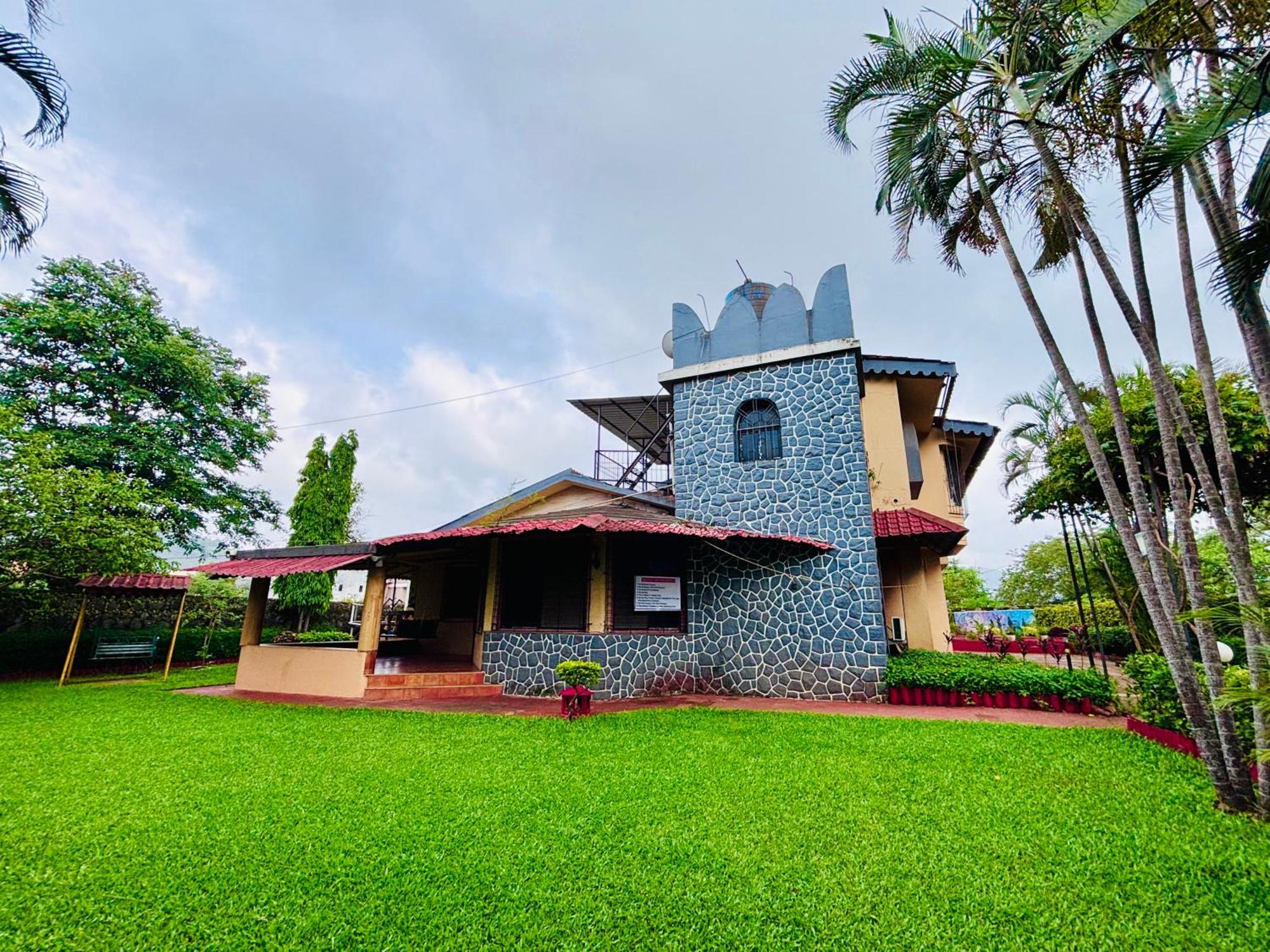 Bailey'S Castle Villa Lonavala Esterno foto